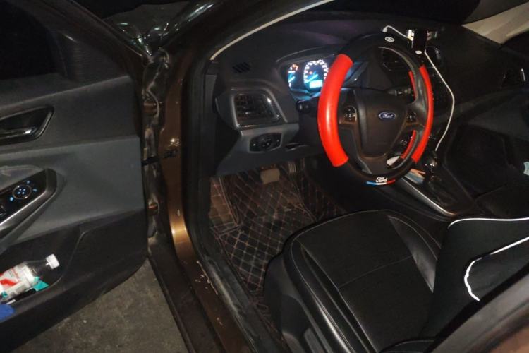 Used Ford Escort 2015 1.5L Automatic Fashion Model