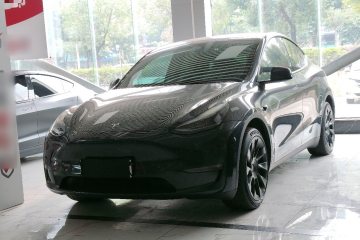Used Tesla Model Y 2024 Long-Range All-Wheel-Drive Version