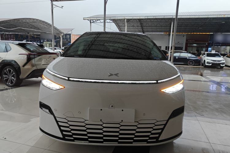 Used XPeng X9 2024 702 Ultra-Long Range Pro
