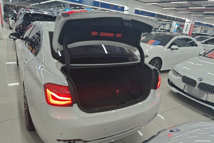 Used BMW 3 Series 2018 320Li Leading Luxury Package
