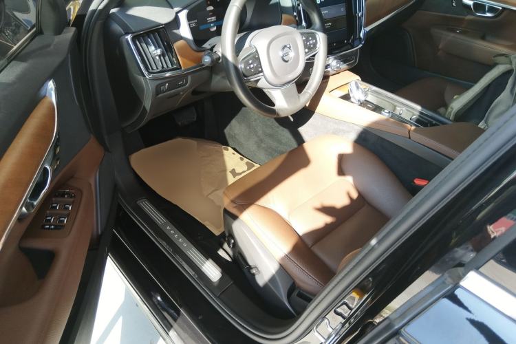 Used Volvo S90 2022 B5 Zhiyi Luxury Edition
