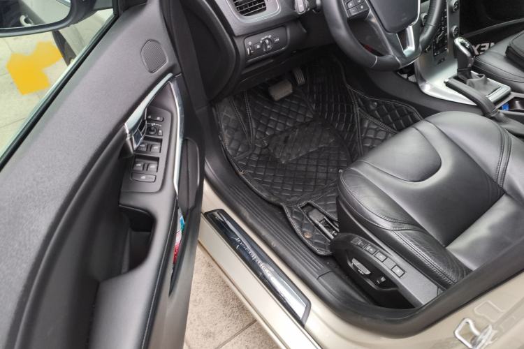 Used Volvo V40 2019 T3 Smart Luxury Edition