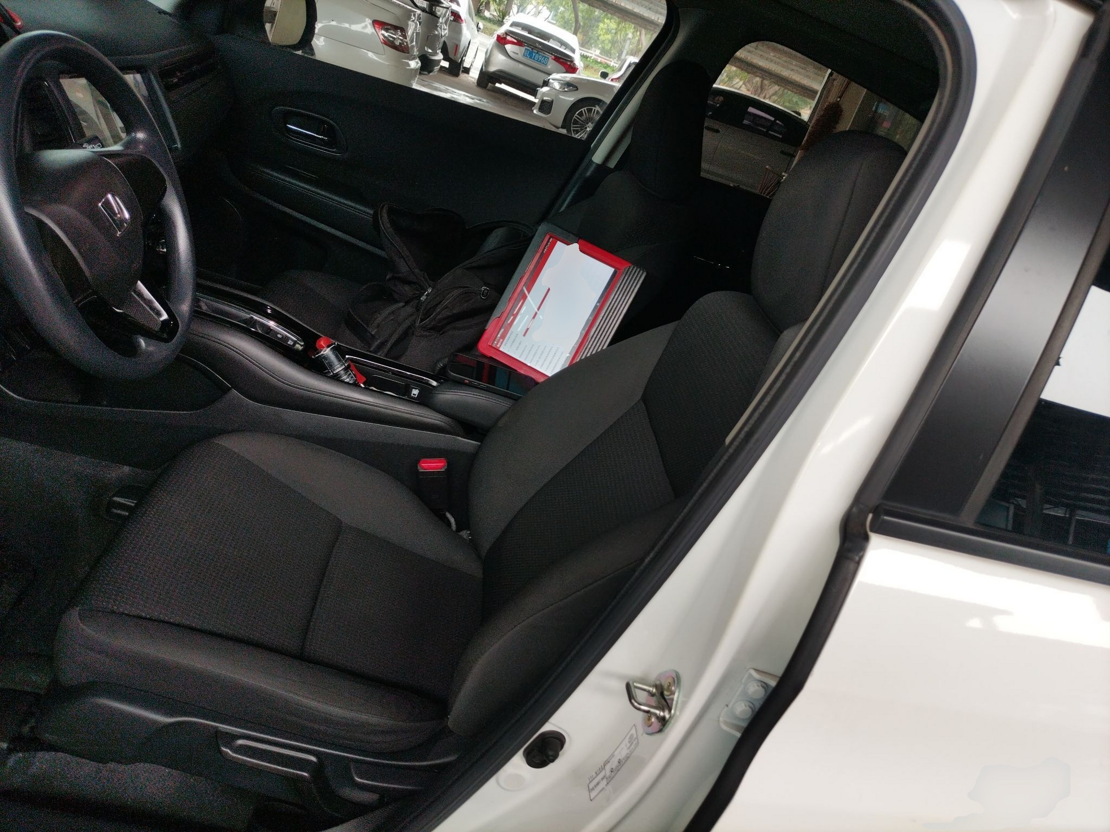 Переднее сиденье в автомобиле