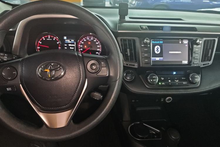 Used Toyota RAV4 2019 2.0L CVT Two-Wheel Drive Fashion X Limited Edition China V Standard
