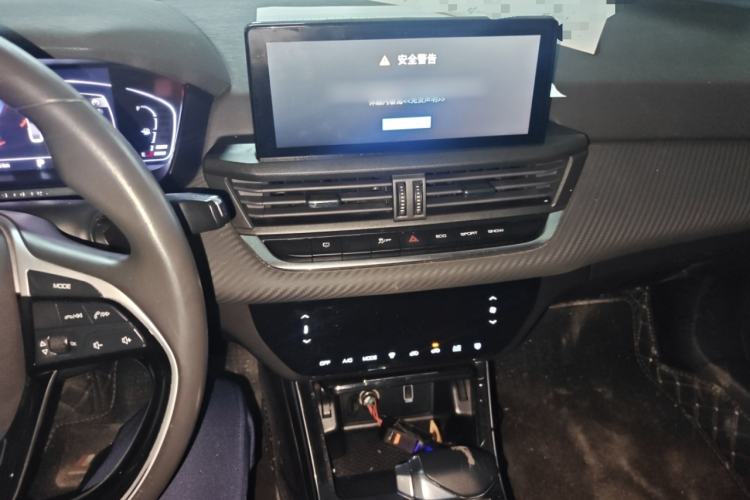 Used Dongfeng Aeolus Yixuan 2020 230T Automatic Dazzle Track Edition
