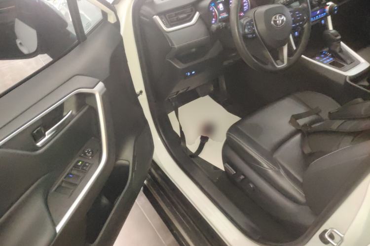 Used Toyota Wildlander 2020 2.0L CVT 4x4 Luxury Edition
