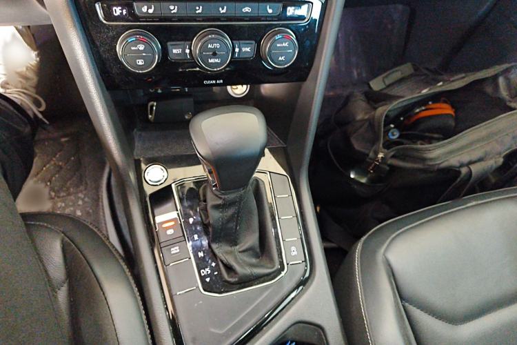 Used Volkswagen Tiguan L 2017 330TSI Automatic Two-Wheel Drive Luxury Edition
