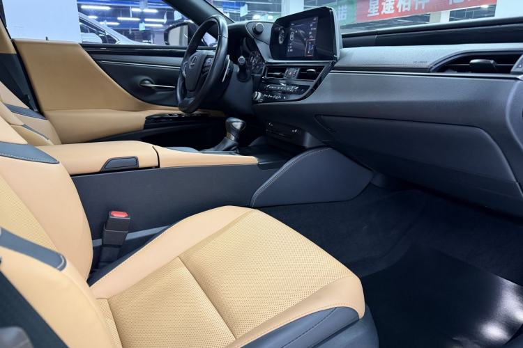 Used Lexus ES 2021 260 Excellence Edition
