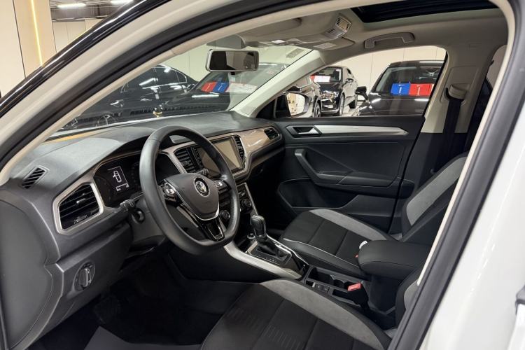 Used Volkswagen T-ROC 2018 280TSI DSG Two-Wheel Drive Advanced Version China V Emission Standard