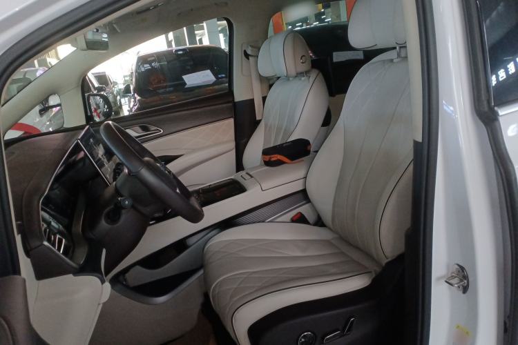 Used Denza D9 2024 DM-i 980 Four-Wheel Drive Flagship Model