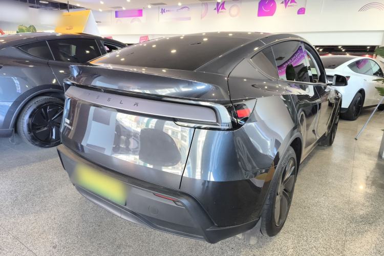 Used Tesla Model Y 2025 Rear-Wheel-Drive Version
