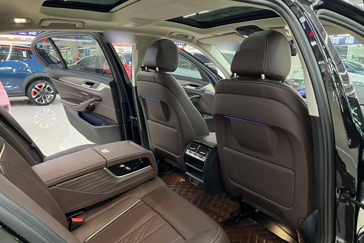 Used BMW 5 Series 2018 Facelifted 530Li xDrive Luxury Package
