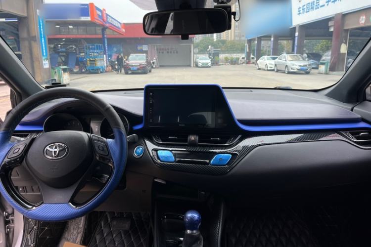 Used Toyota IZOA 2018 2.0L Yichi Version China VI Standard
