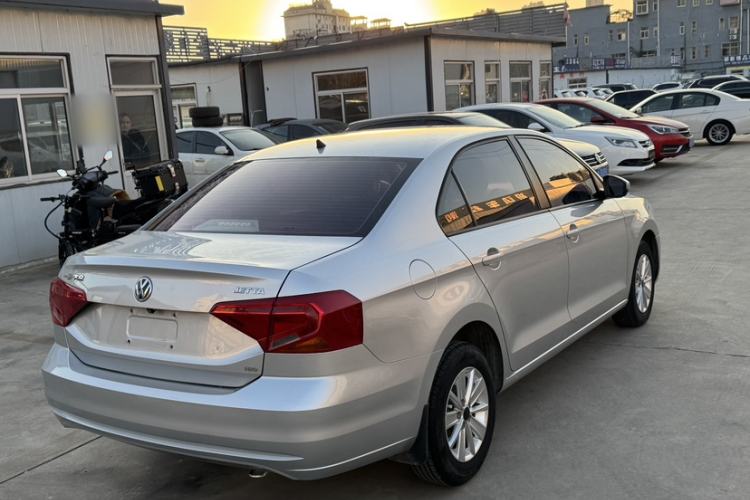 Used Volkswagen Jetta 2017 1.5L Manual Fashion Edition