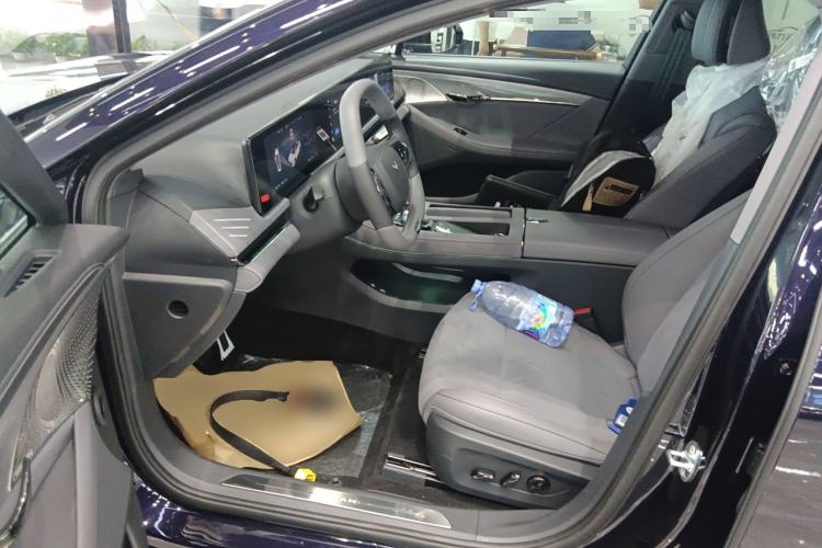 Used VOYAH PASSION 2024 PHEV Four-Wheel Drive Ultra-Long Range Flagship Model