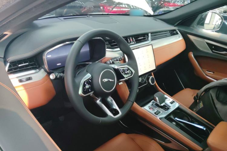 Used Jaguar F-PACE 2024 P250 R-Dynamic S