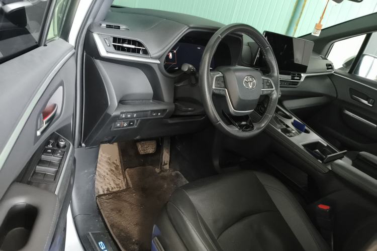 Used Toyota Sienna 2021 2.5L Hybrid Ultimate Edition