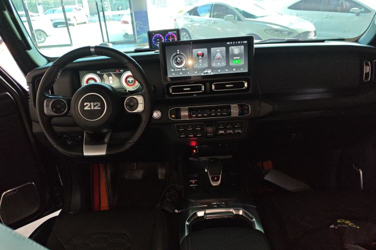 Used 212 T01 2024 2.0T Mechanic