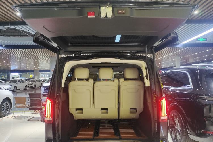 Used Mercedes-Benz V-Class 2022 V 260 L Long Wheelbase Prestige Edition
