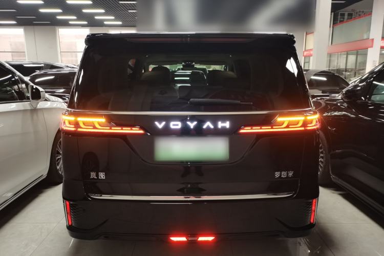 Used VOYAH Dream 2025 PHEV Four-Wheel-Drive Flagship Kunpeng Edition
