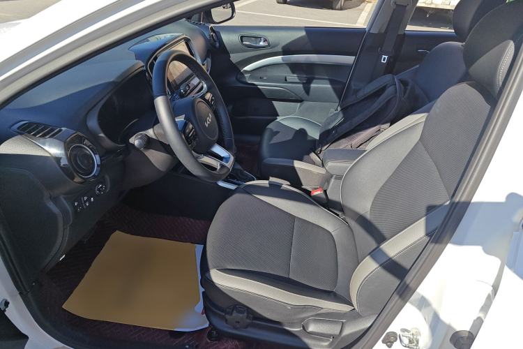 Used Kia kx1 Stonic 2021 1.4L CVT Fun Edition
