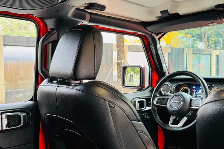 Used  Wrangler 2019 2.0T Sahara Four-Door Version China VI Emission Standard
