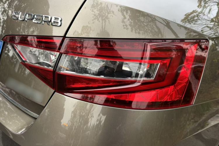 Used Skoda Superb 2016 TSI330 DSG Smart Drive Edition
