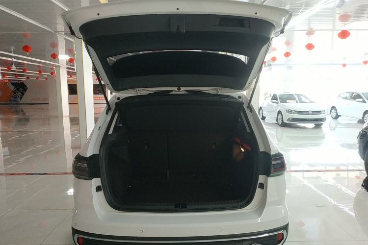 Used Volkswagen Tharu 2023 300TSI Two-Wheel-Drive Full Moon Edition
