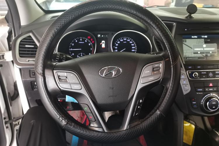 Used Hyundai Santa Fe 2017 2.0T Automatic All-Wheel Drive Smart 7-Seater
