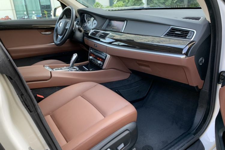 Used BMW 5 Series GT 2014 535i Leading Model
