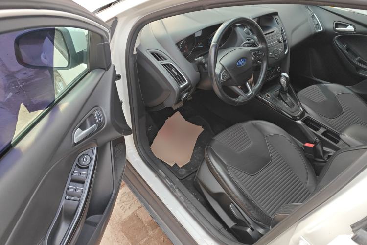 Used Ford Focus 2015 Hatchback EcoBoost 125 Automatic Supreme Style Edition
