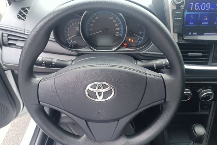 Used Toyota YARiS L 2016 Revised 1.5E CVT Charming Edition
