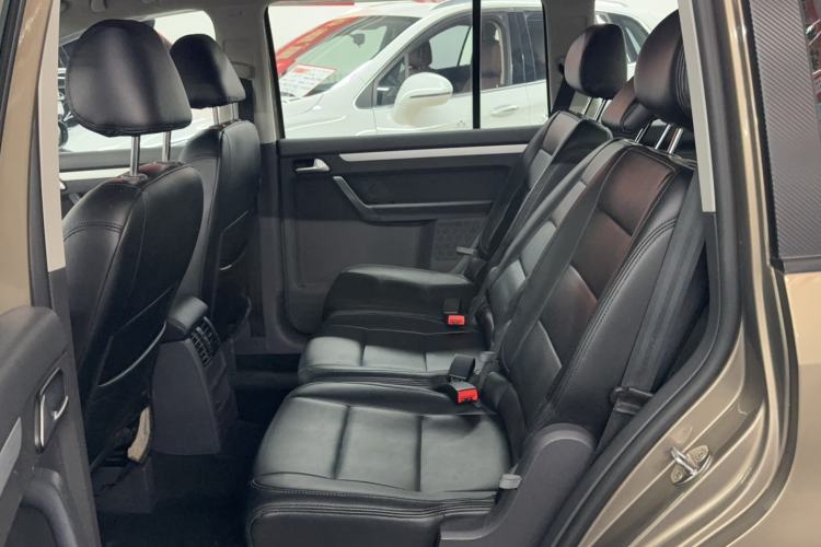 Used Volkswagen Touran 2015 1.4T Manual Fashion Edition 5-Seater
