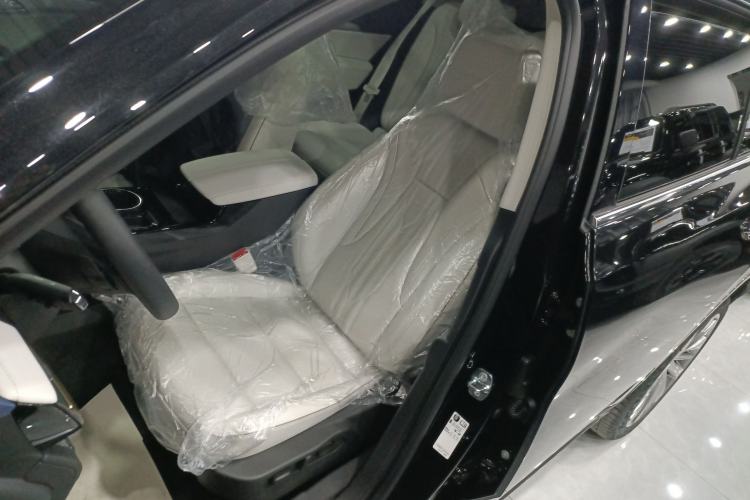 Used Buick Envision 2025 Encore Plus Four-Wheel Drive Avenir
