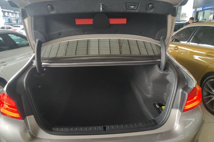 Used BMW 5 Series 2019 530Li Leading Model Luxury Package
