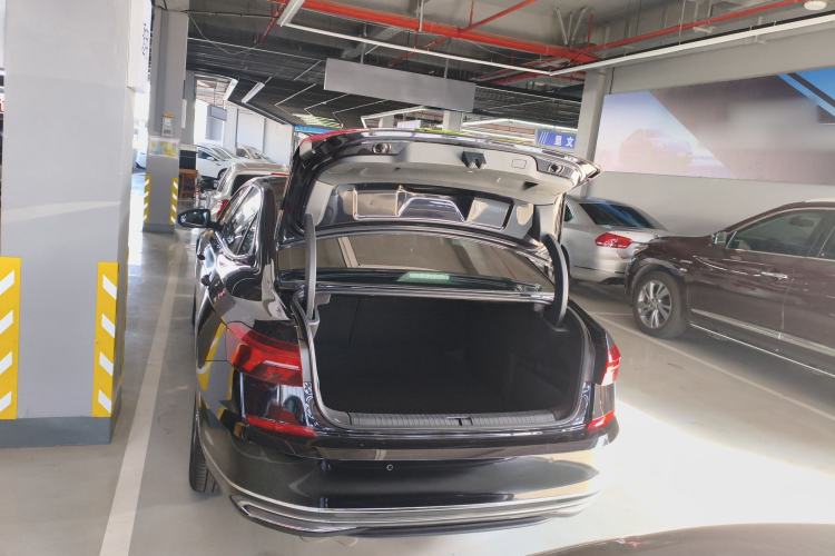 Used Volkswagen Passat 2019 330TSI Elite Edition China VI
