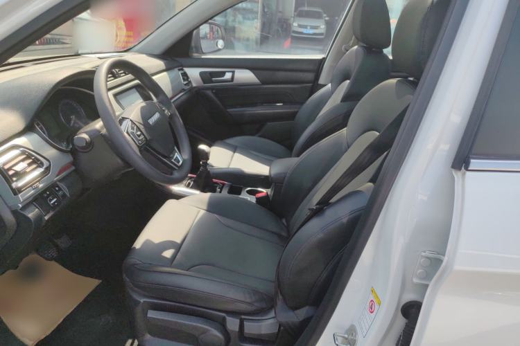 Used Haval H2 2018 Chuanxiang Edition Blue Badge 1.5T Manual Two-Wheel Drive Fashionable Model
