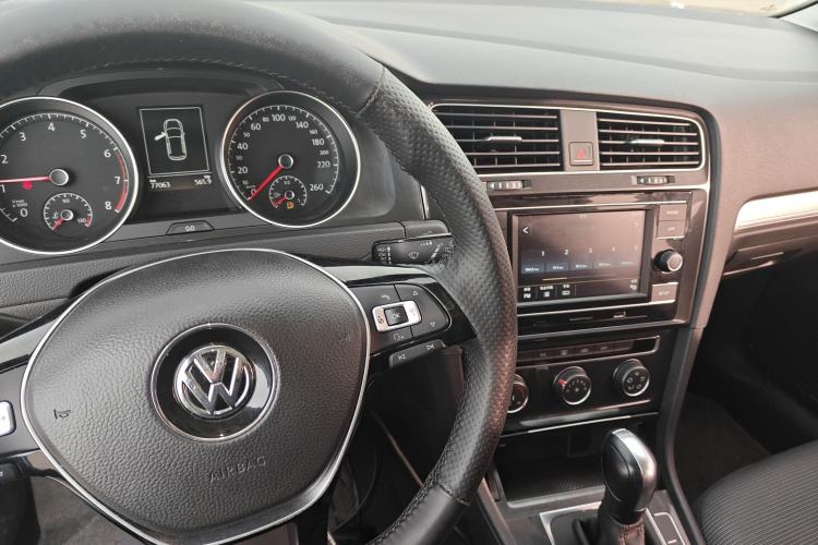 Used Volkswagen Golf 2018 230TSI Automatic Comfort Model
