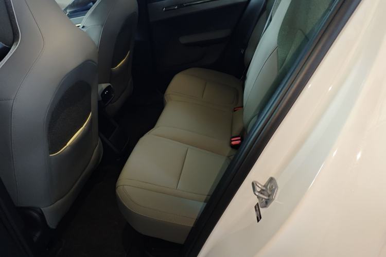 Used Volvo EX30 2025 Rear-Drive Long-Range Plus Model