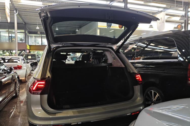 Used Volkswagen Tiguan L 2018 380TSI Automatic All-Wheel Drive Luxury Edition