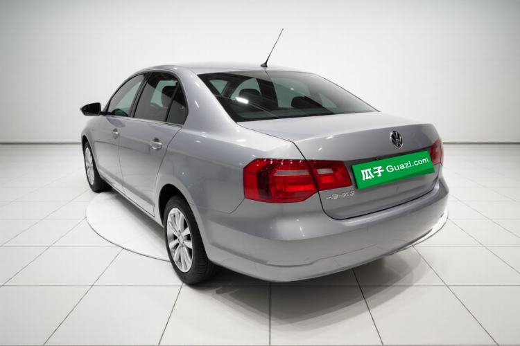 Used Volkswagen Jetta 2015 Zhuihui Edition 1.4L Manual Fashion Model
