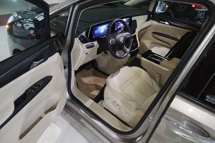 Used Buick GL8 2023 ES Lu Zun Luxury Model
