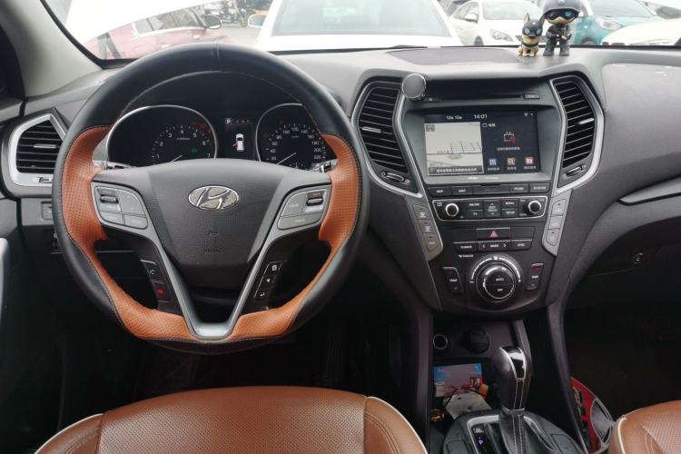 Used Hyundai Santa Fe 2017 2.0T Automatic All-Wheel Drive Smart 7-Seater