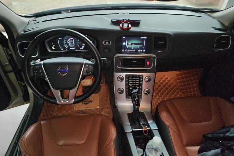 Used Volvo V60 2017 T5 Zhiya Edition China V Standard