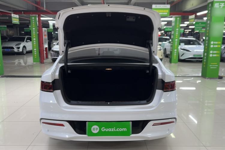 Used BYD Qin PLUS 2021 EV 400KM Luxury Model
