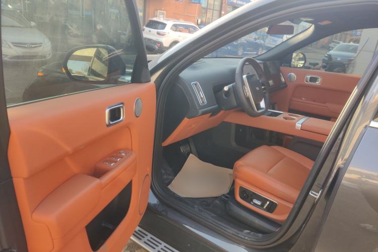 Used Li Auto L8 2023 Air model
