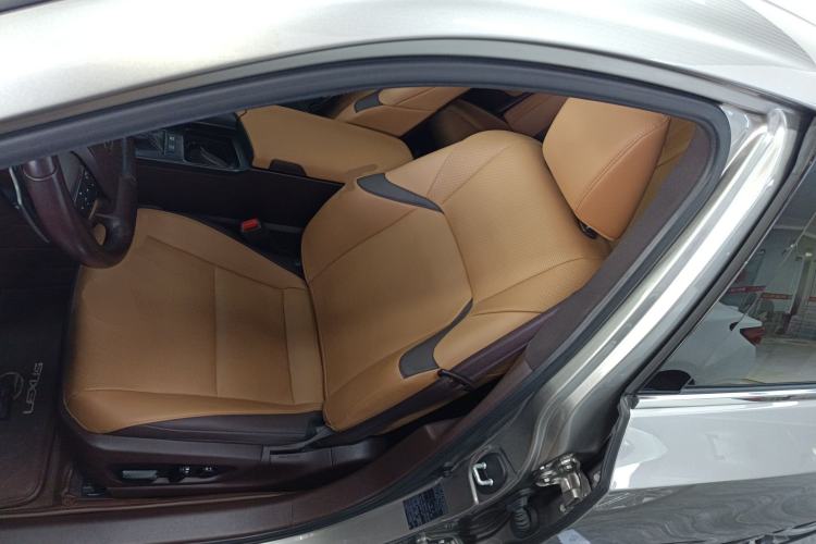 Used Lexus ES 2020 300h Premier Edition
