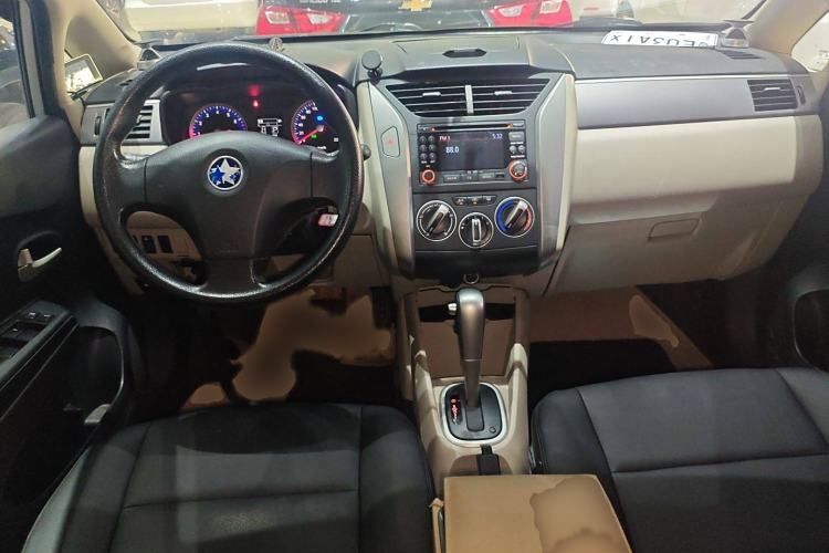 Used Venucia R50 2015 1.6L Automatic Fashion Edition