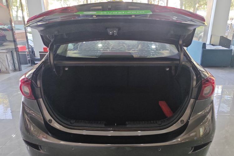 Used Mazda Mazda 3 Axela 2017 Sedan 1.5L Automatic Luxury Model Emission Standard China V
