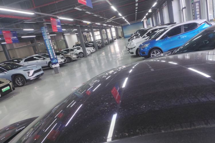 Used  R7 2023 Rear-Drive Screen King Pro Edition
